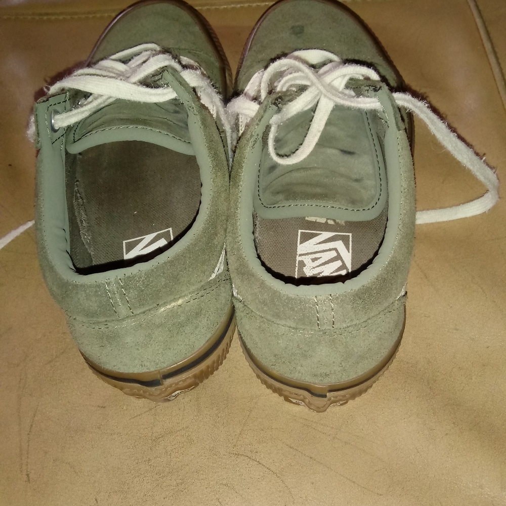 Vans - Picture 4 of 6